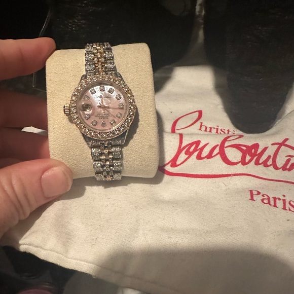 26mm women’s Rolex bust down watch - oyster pearl dial with diamonds bezel - Picture 9 of 16